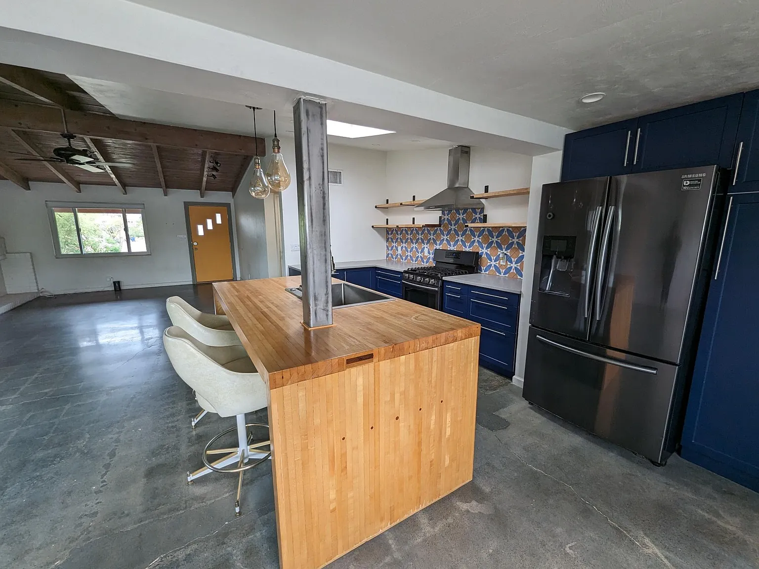 3 bed, 1615 sqft, $2,000 — Photo 3