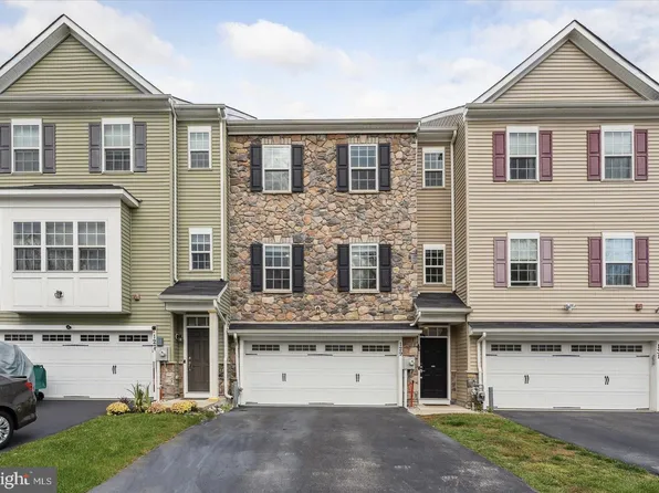 129 Graystone Dr, Feasterville, PA 19053