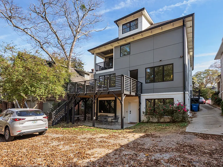 634 Bonaventure Ave NE — Photo 33