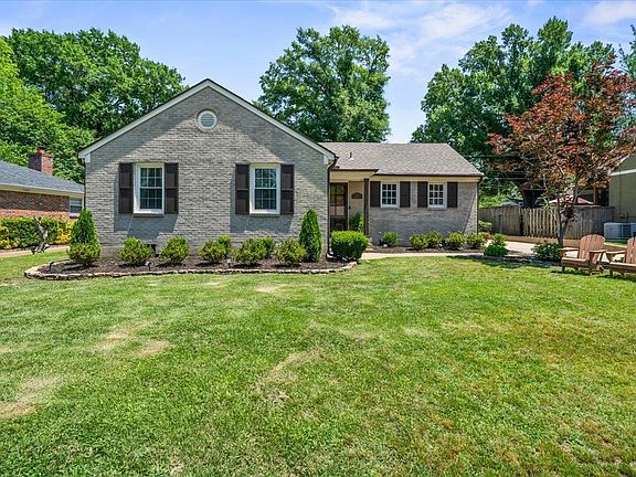 3rd image of 288 Mary Ann Dr