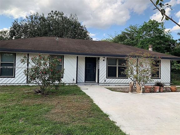 3rd image of 11091 SW 28th Ct