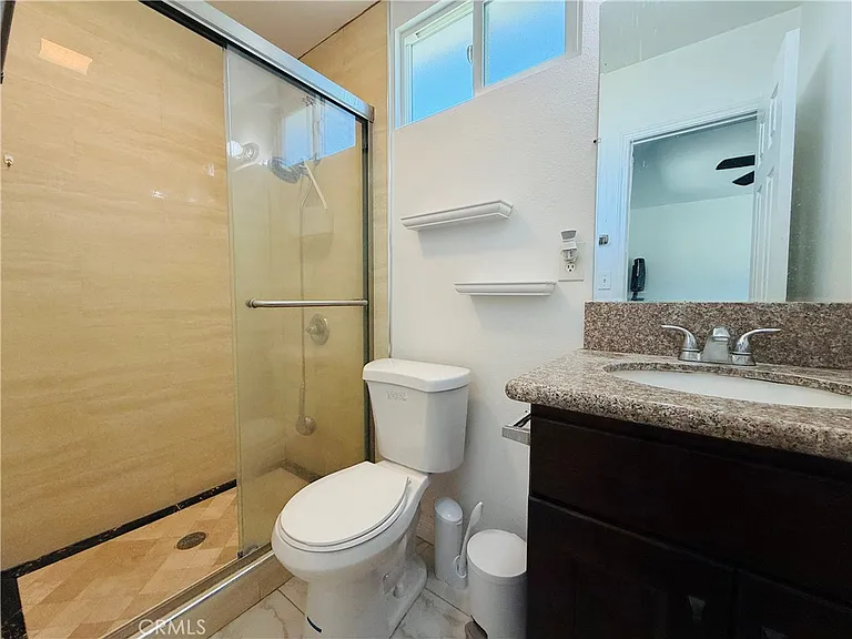 1525 W Houston Ave — Photo 13