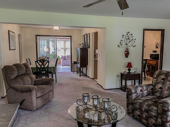 3rd image of 101 Colonial Dr