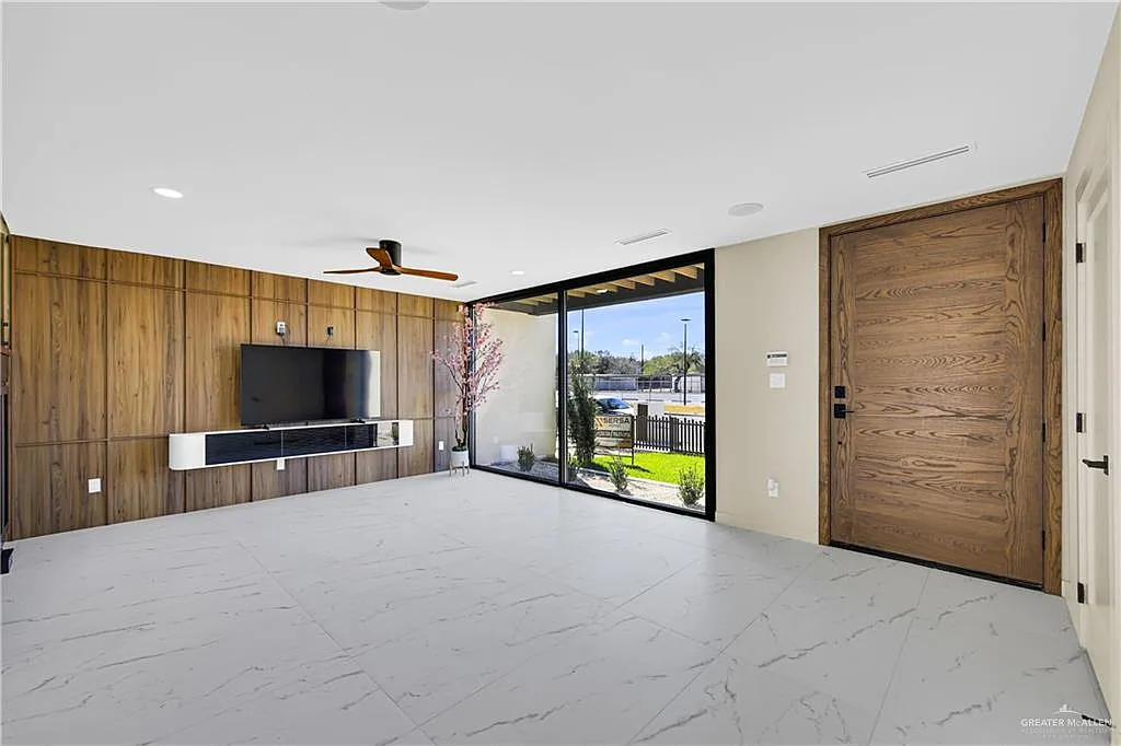 2 bed, 2.5 bath, 1654 sqft, $2,800 — Photo 4
