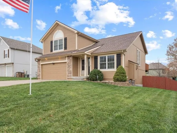 1113 Creekside Ct, Raymore, MO 64083