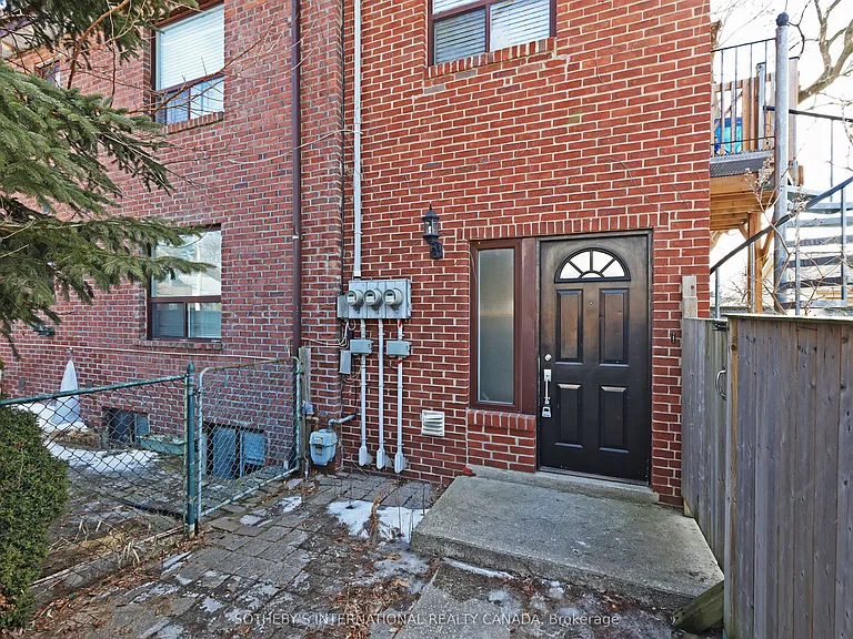 212 Glebemount Ave #LOWER — Photo 23