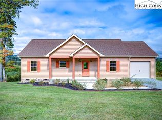 8 Turtle Ridge Rd, Sparta, NC 28675