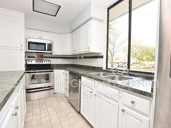 3rd image of 1127 Oakhill St