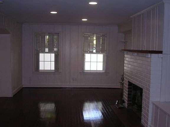 Living room/dining room