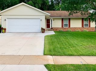 6629 Terrazzo Dr NW, Cedar Rapids, IA 52405