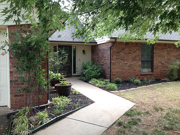 2nd image of 1915 N Wildwood Dr