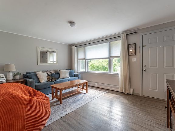 4th image of 7 Woods Avenue