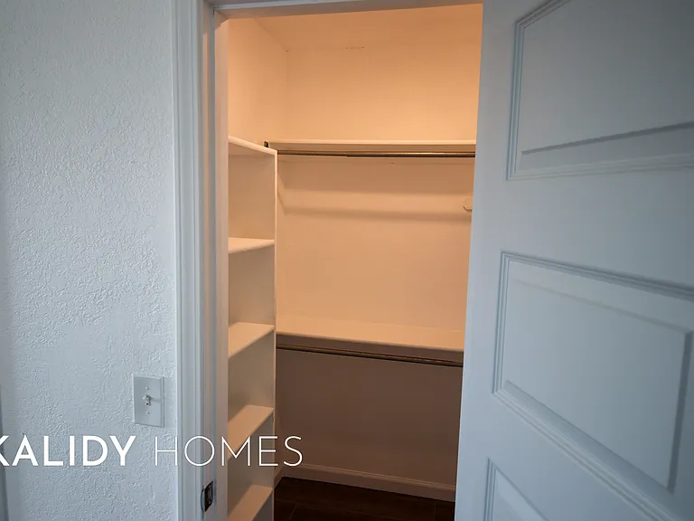 1400 Buena Vista Cir — Photo 13