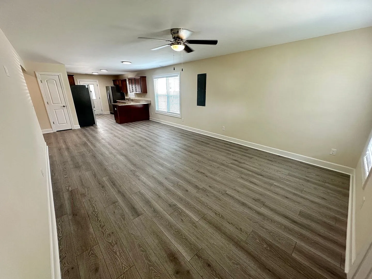 Spacious Newly Built Home — Photo 2