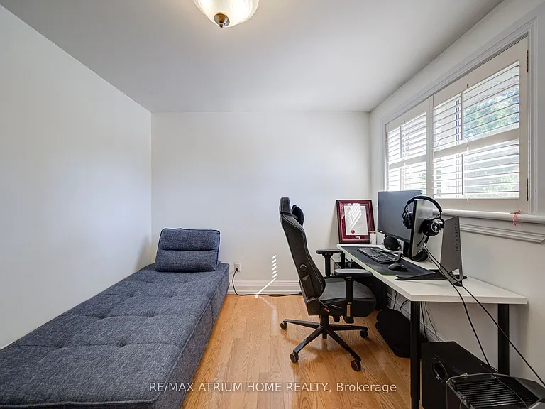8 Patrick Blvd — Photo 25