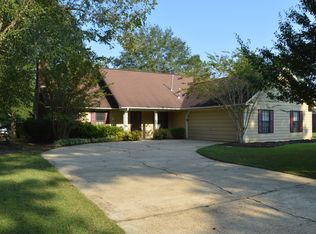 908 Spruce St, Tupelo, MS 38801