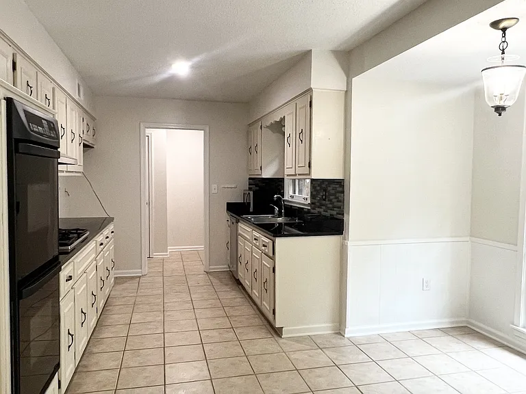 6123 Blue Springs Ave — Photo 7