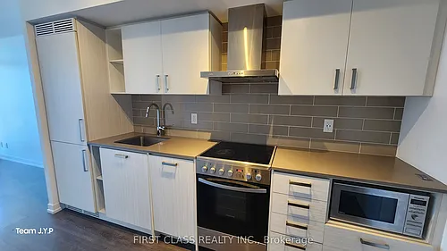 125 Redpath Ave #1413 Photo 1