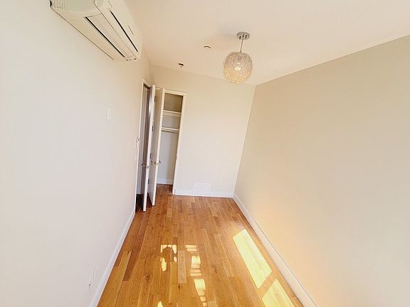 4th image of 410 Gates Ave APT 3F