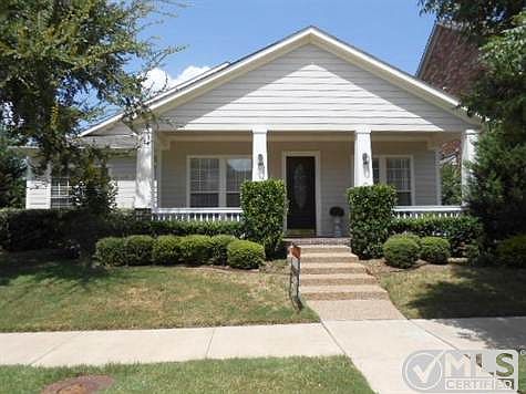 1st image of 1825 Auburn Dr