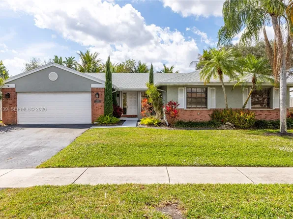 13810 Roanoke St, Davie, FL 33325