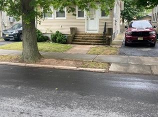 41 Richelieu Pl, Newark, NJ 07106