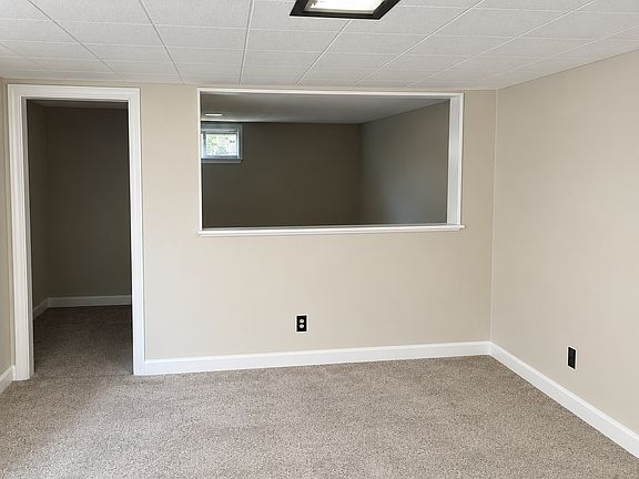 4th image of 1606 Devon Ct