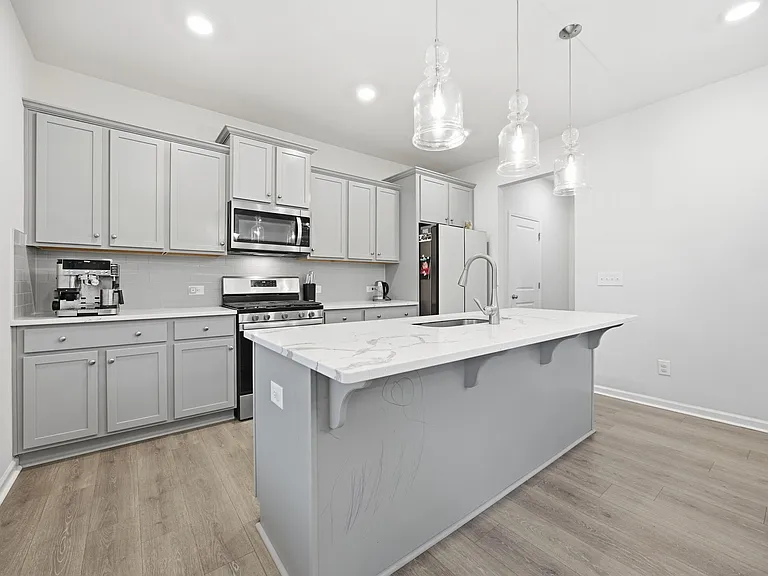 1401 Addison Lake St — Photo 15