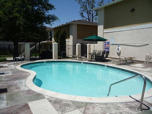 2nd image of 9220 Kenwood Dr Unit H