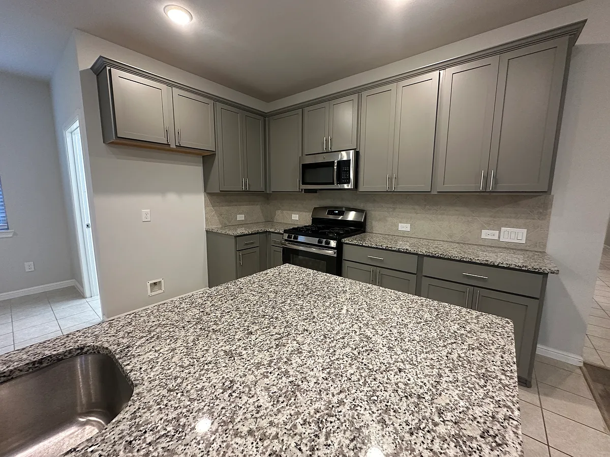 Large Kitchen Island - 8019 Cliffside Terrace Ct