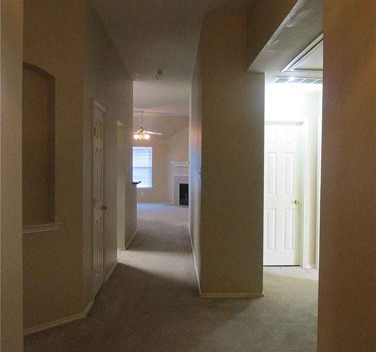 1056 Valley Brook Ln Grand Prairie, TX, 75052 Apartments for Rent