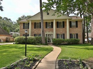8214 Colonial Oaks Ln, Spring, TX 77379