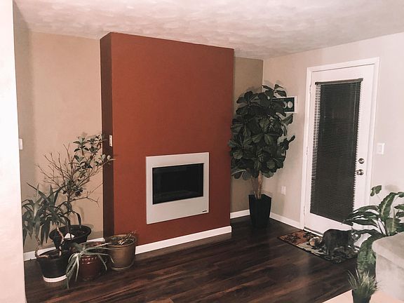 5th image of 590 Woodmere Dr APT 6