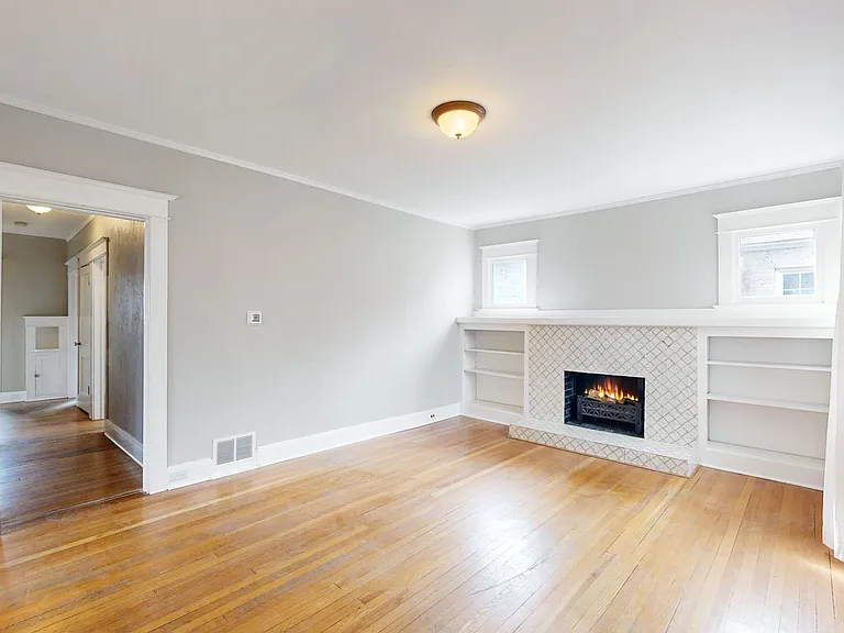 712 Harrison St — Photo 2