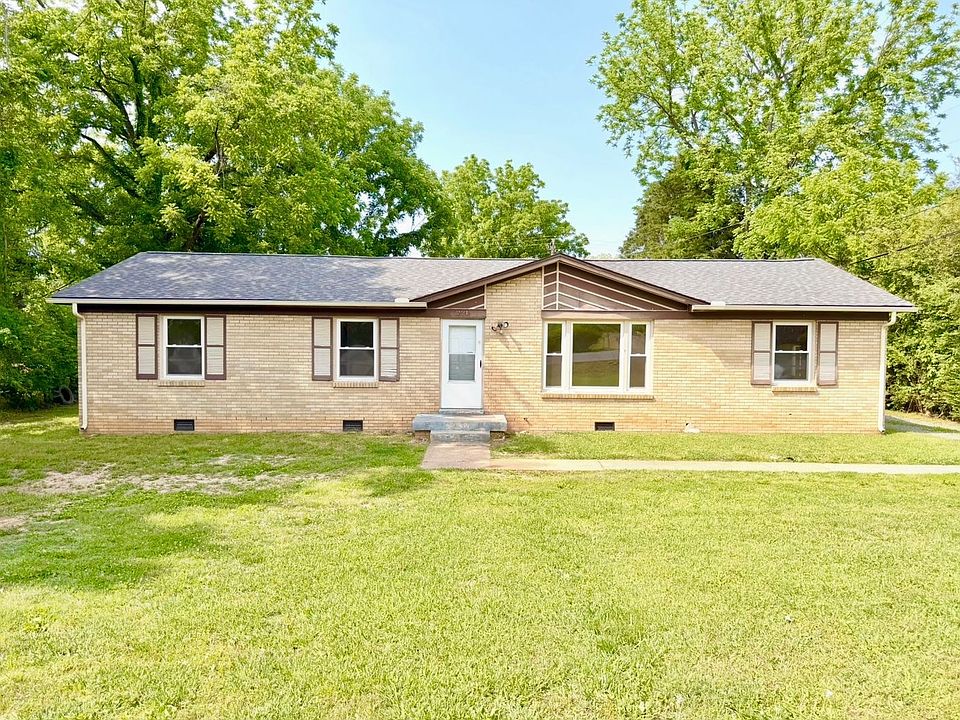 1st image of 221 Mills Dr
