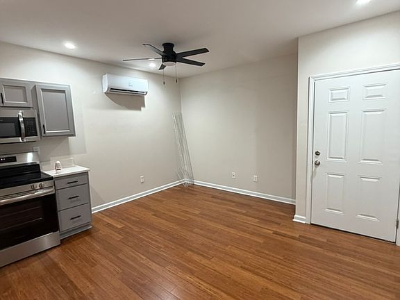 5th image of 151 N Bardstown Rd #5