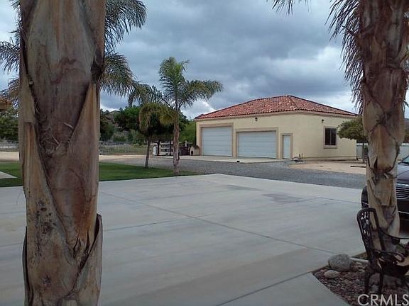 4th image of 40105 Vista Dr