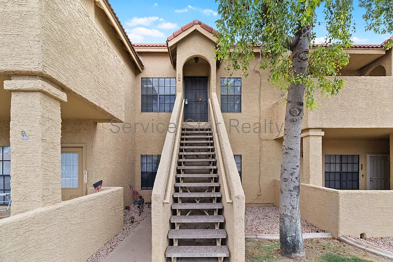 2 bed, 1.0 bath, 888 sqft, $1,400 — Photo 3