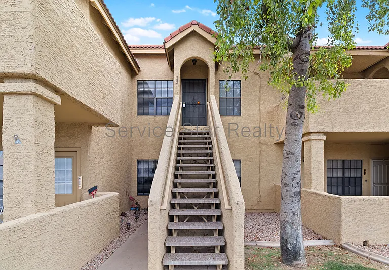 1126 W Elliot Rd #2012 — Photo 2