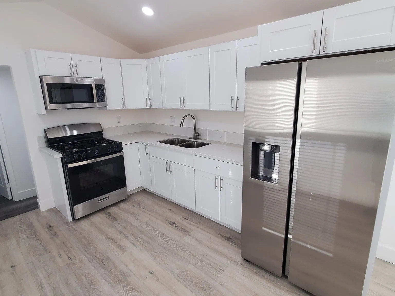 2 bed, $2,300 — Photo 2