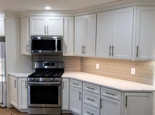 2169 Golf Course Dr, Reston, VA 20191