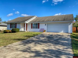 511 Cora Dr, Gassville, AR 72635