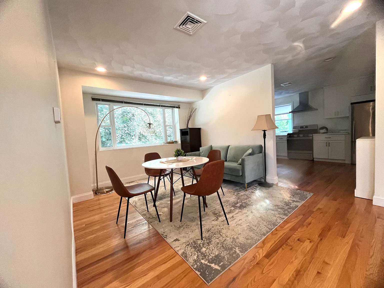 195 Grove St — Photo 3