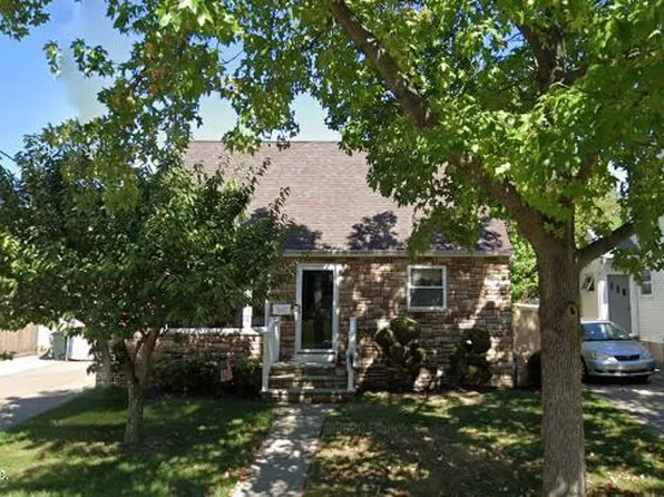 245 Winchester Ave, Staten Island, NY 10312