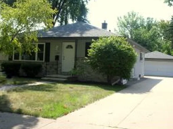 1207 W Parkway Blvd, Appleton, WI 54914