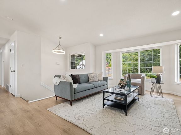 3rd image of 24405 24th Avenue S