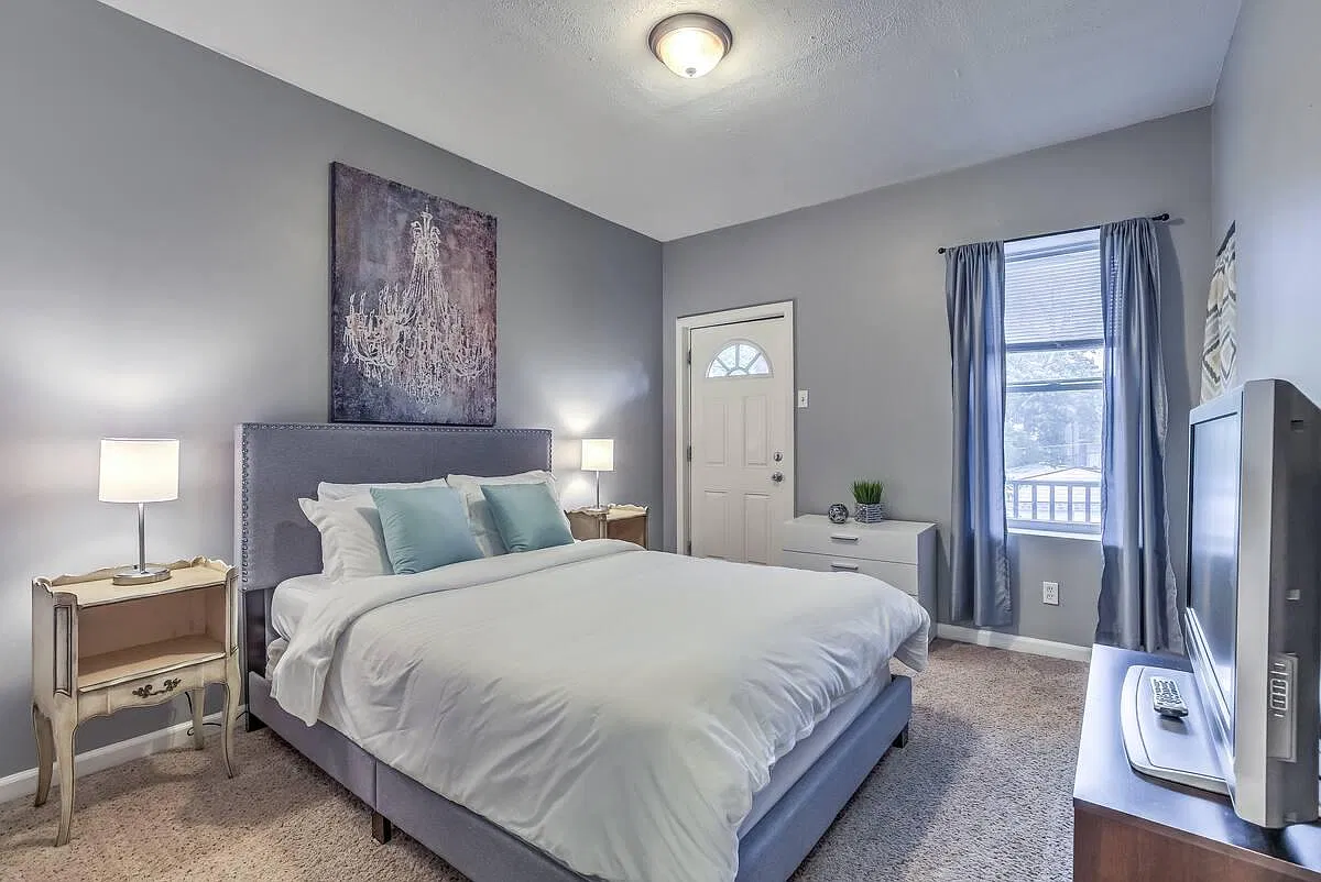 4 bed, 2500 sqft, $3,100 — Photo 3