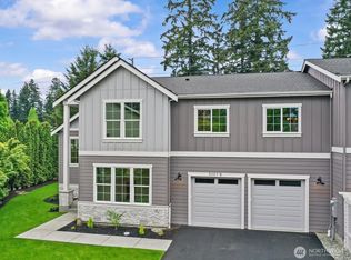 9207 NE 175th St #B, Bothell, WA 98011