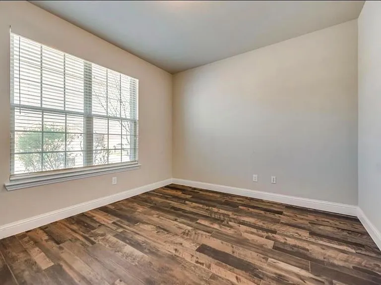 3716 Cameroon Ln — Photo 9