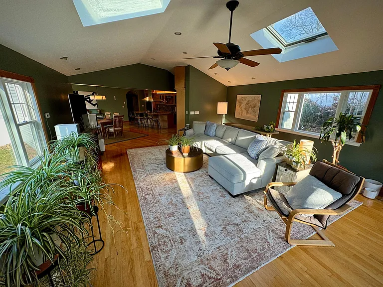 19 Alpine Rd — Photo 5